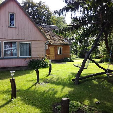 Gasthaus Lauku Viesu Maja Bajari Rucava Exterior foto