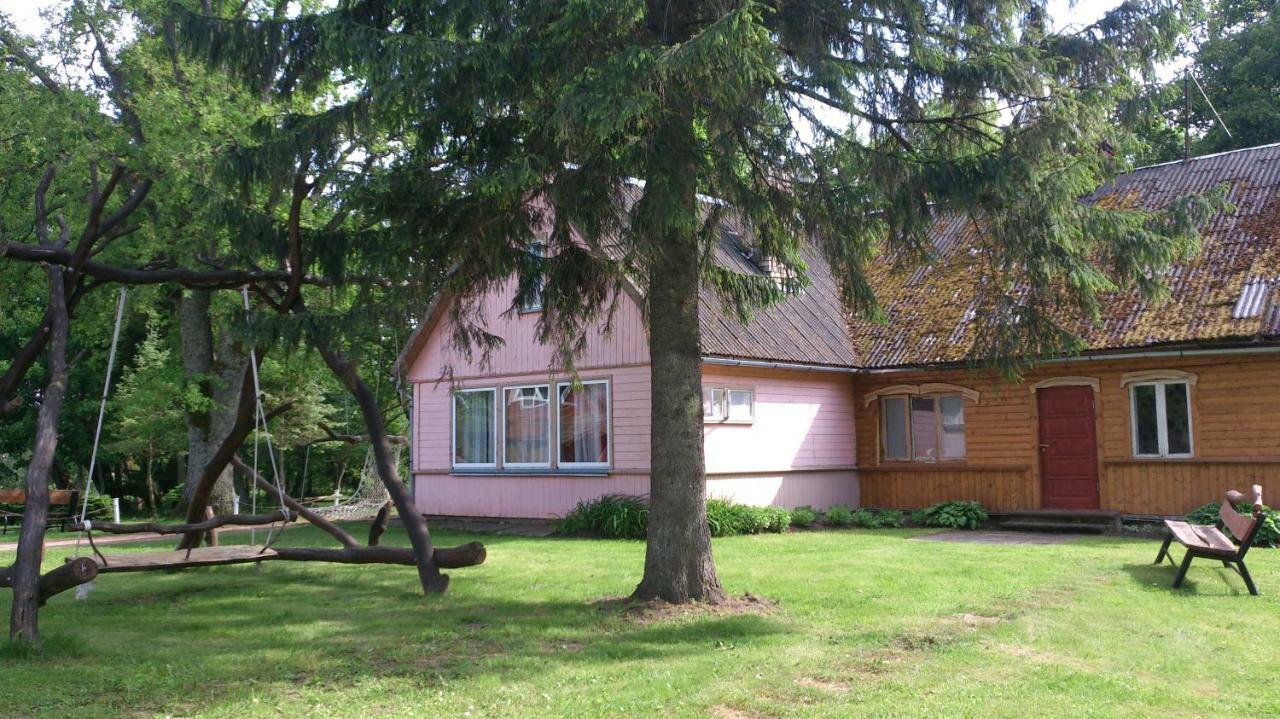Gasthaus Lauku Viesu Maja Bajari Rucava Exterior foto